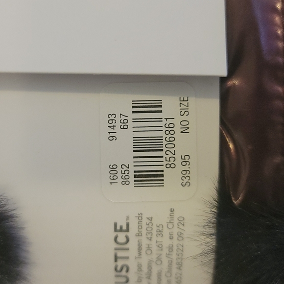 Matching Hat, Scarf and Gloves set - Picture 13 of 13